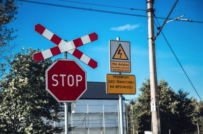 Przejazdy pod szczeg&oacute;lnym nadzorem