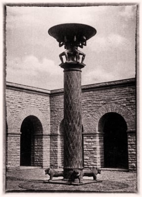 Totenburg - niemy świadek historii czy miejsce kultu? - 16