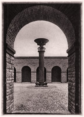 Totenburg - niemy świadek historii czy miejsce kultu? - 25