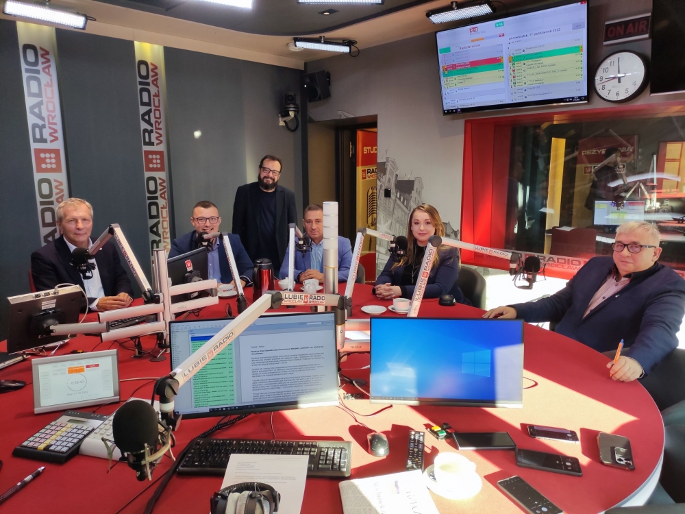Debata polityczna: Zmiany w rządzie, w KGHM, pensje nauczycieli - fot. RW