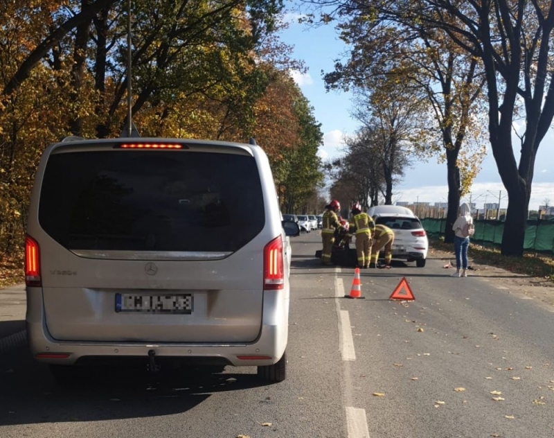 Wrocław: Zderzenie motocykla z autem osobowym  - fot. Słuchacz