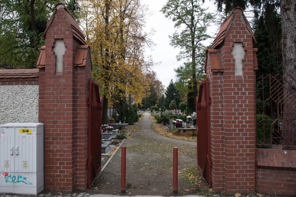 Wrocławskie cmentarze pękają w szwach. Miasto chce budowy nowej nekropolii - fot: archiwum Radia Wrocław