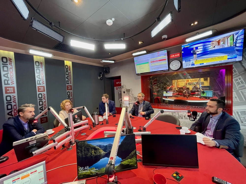 Debata polityczna: Prezydentura Jacka Sutryka, walka z inflacją, programy socjalne - fot. RW