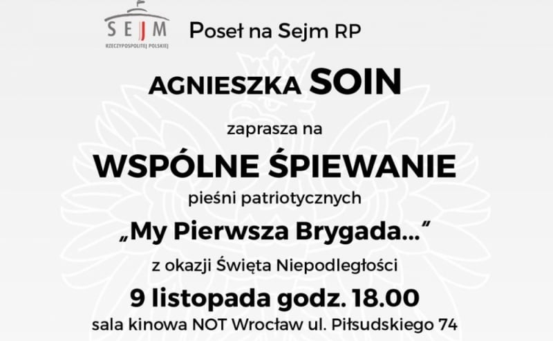 Wspólne śpiewanie pieśni patriotycznych - fot. mat. prasowe