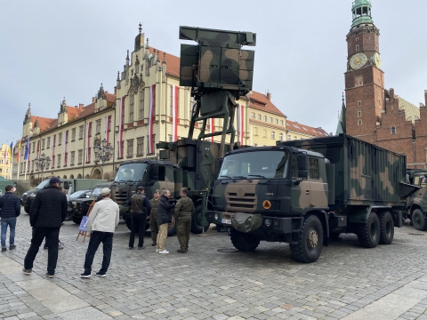 Uroczysty apel wojskowy w centrum Wrocławia - 0