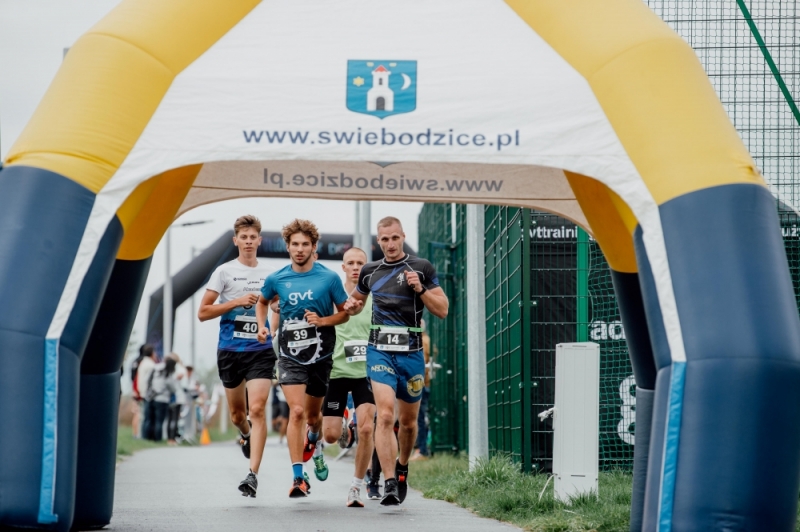 Przedłużone zapisy na biegową Świebodzicką Piątkę&Dychę  - fot. Andrzej Gucwa/Foto:Sztos