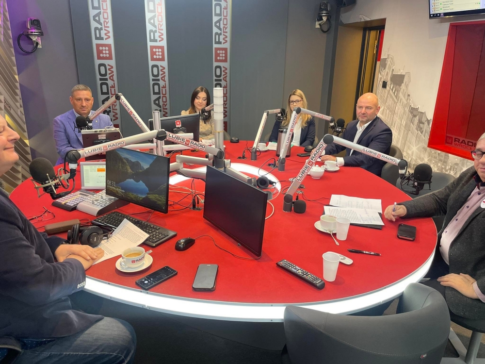 Opozycja z większością na Śląsku. Czy na Dolnym Śląsku będzie podobnie? [DEBATA] - fot. RW