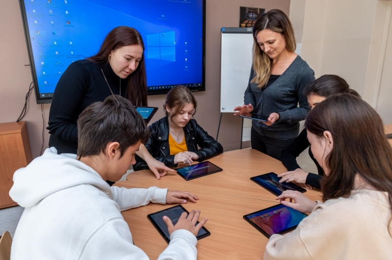 Sprzęt komputerowy dla ukraińskich uczniów trafił do wrocławskich szkół - Fot: materiały prasowe