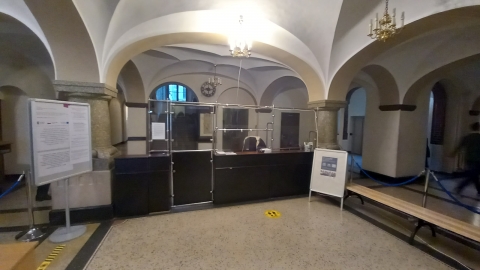 Legnica: Ograniczone wejście do urzędu. Powód? Pogróżki pod adresem prezydenta - 0