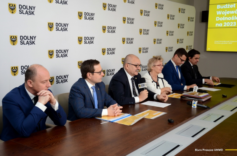 2 miliardy 274 miliony złotych w 2023 roku dla Dolnego Śląska - Fot UMWD