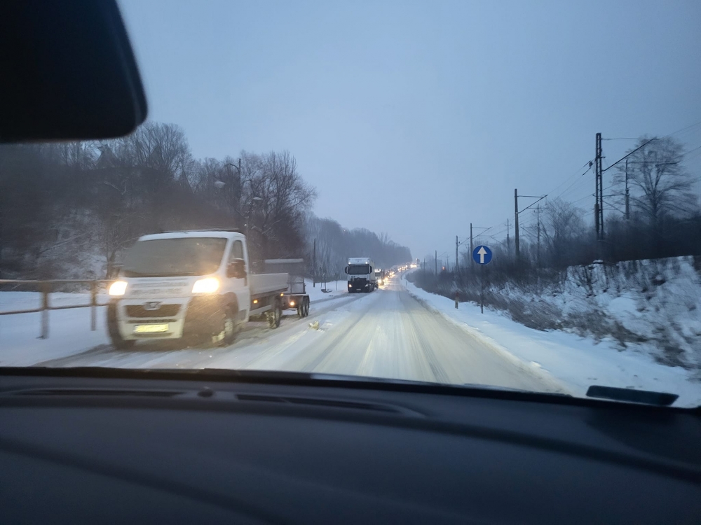 Śnieg i ogromne utrudnienia na drogach Dolnego Śląska (AKTUALIZACJA) - (fot. Słuchacze/O.S)