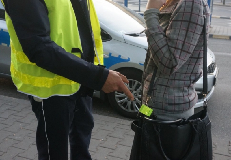 Dolnośląska policja: "Nie nosisz odblasków? Zacznij!" - fot. Polska Policja