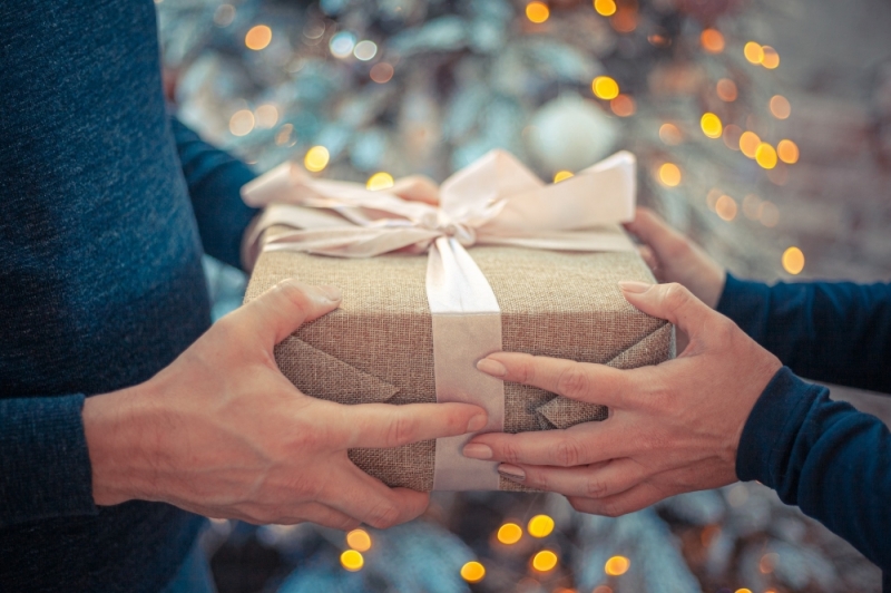 Święta, święta... a po świętach kolejki do kas i wymiana nietrafionych prezentów - fot. ilustracyjna / pixabay