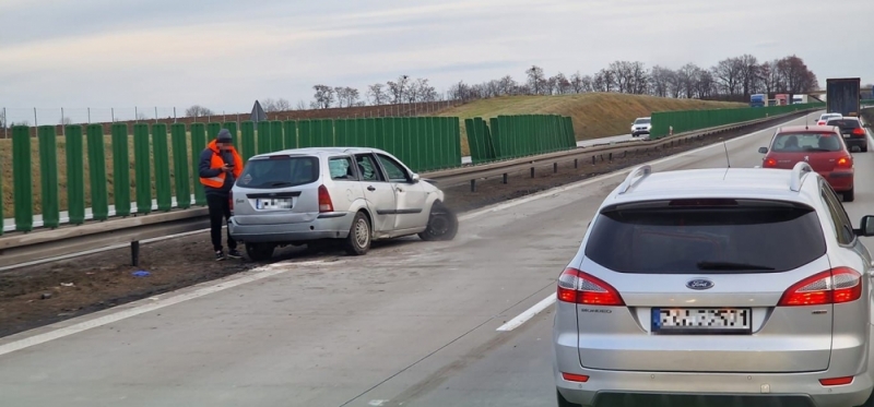 Utrudnienie na autostradzie z Legnicy do Wrocławia - fot. Tomasz Kwietniewski