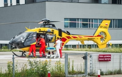 Pojawienie się śmigłowca nie oznacza, że w mieście brakuje karetek