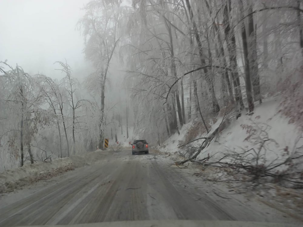 Sypnęło śniegiem w regionie [WIDEO] - fot: Słuchacze/RW