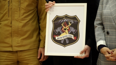 Śnieżka i jeleń. Strażacy z Jeleniej G&oacute;ry w końcu mają logo