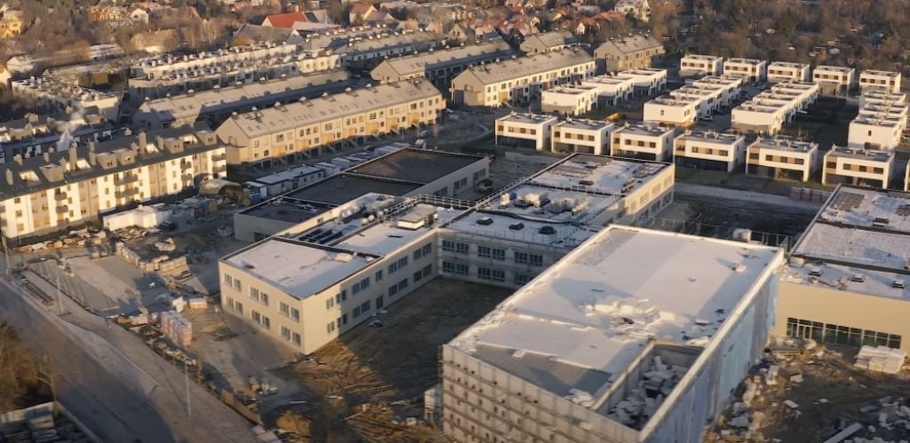 Nowa szkoła na wrocławskich Wojszycach nabrała kształtów - fot. wroclaw.pl