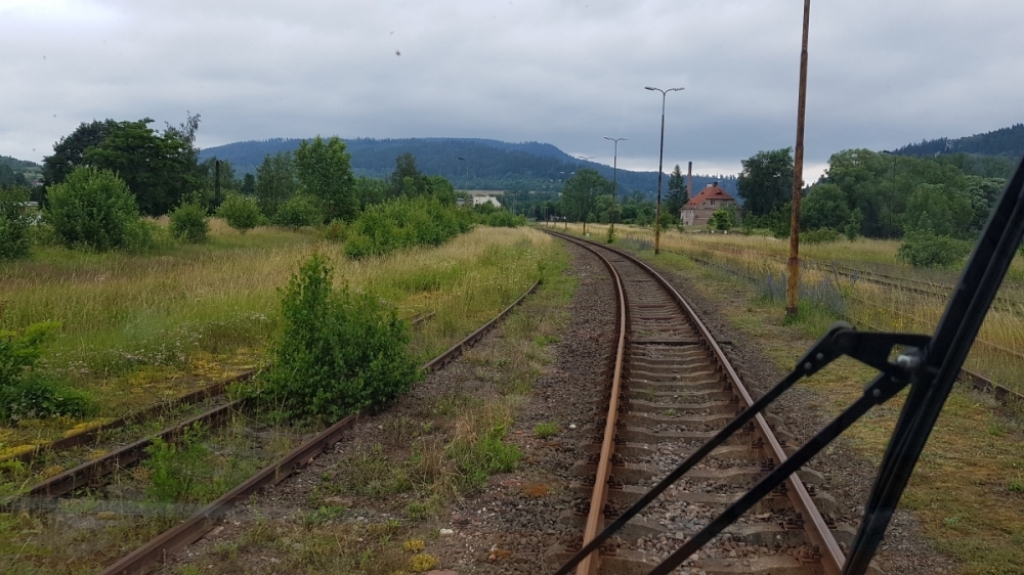 To może być kolejowy hit. U podnóży Dzikowca powstaje przystanek kolejowy - fot: Bartosz Szarafin