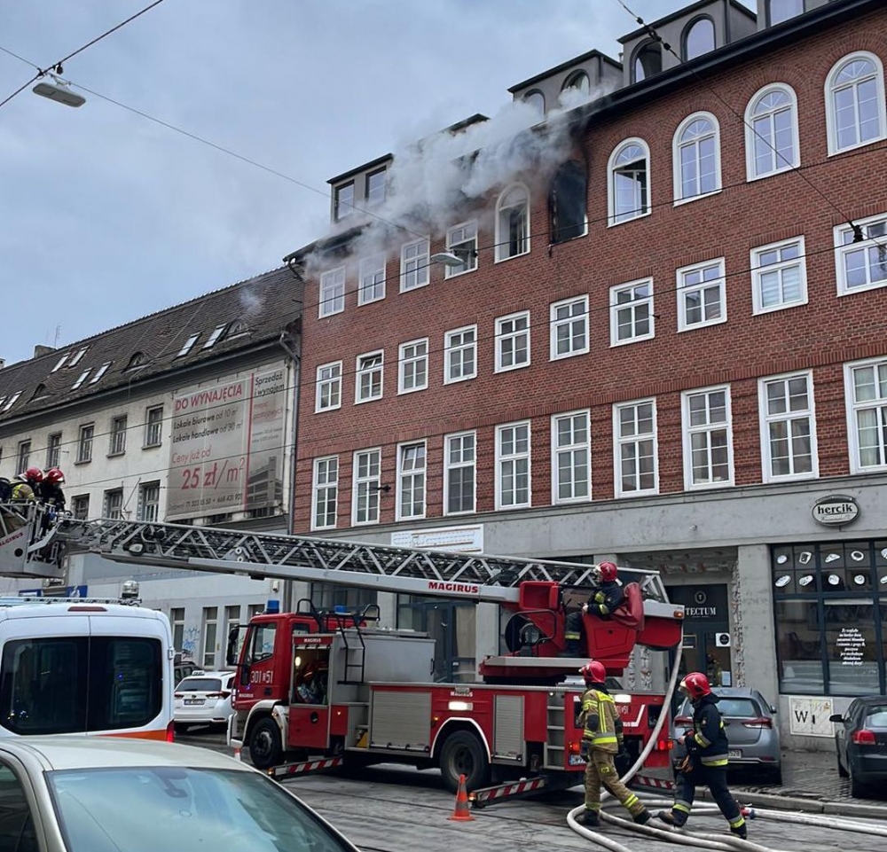 Wrocław: Pożar w hotelu. Są poszkodowani [ZDJĘCIA] - fot. użyczone