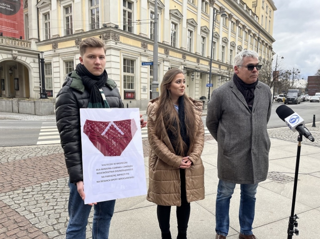  Ruch TAK! Dla Polski: Urodziny Bartosza Rybaka w gmachu Opery Wrocławskiej – to skandal - Fot: Joanna Jaros
