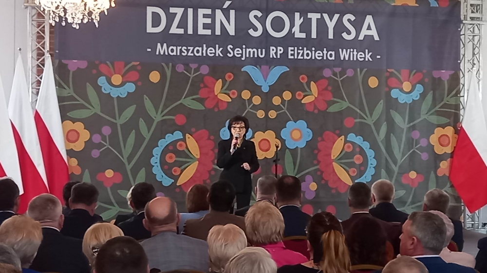 Marszałek Witek w Jaworze: "Chcemy wprowadzić dodatek do emerytury dla sołtysów" - fot. AA