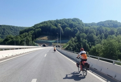 Ostre koło: Na rowerach po Bałkanach