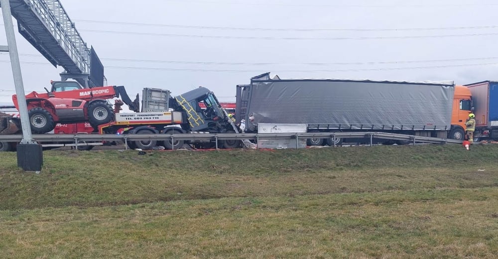 Korek po zderzeniu trzech ciężarówek na A4 [AKTUALIZACJA] - Fot: Użyczone
