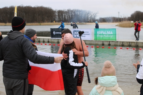 Wrocławianin pobił rekord świata... w pływaniu lodowym [ZDJĘCIA] - 0