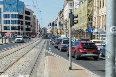 Koniec ze starymi autami w centrum Wrocławia? Ruszają konsultacje społeczne