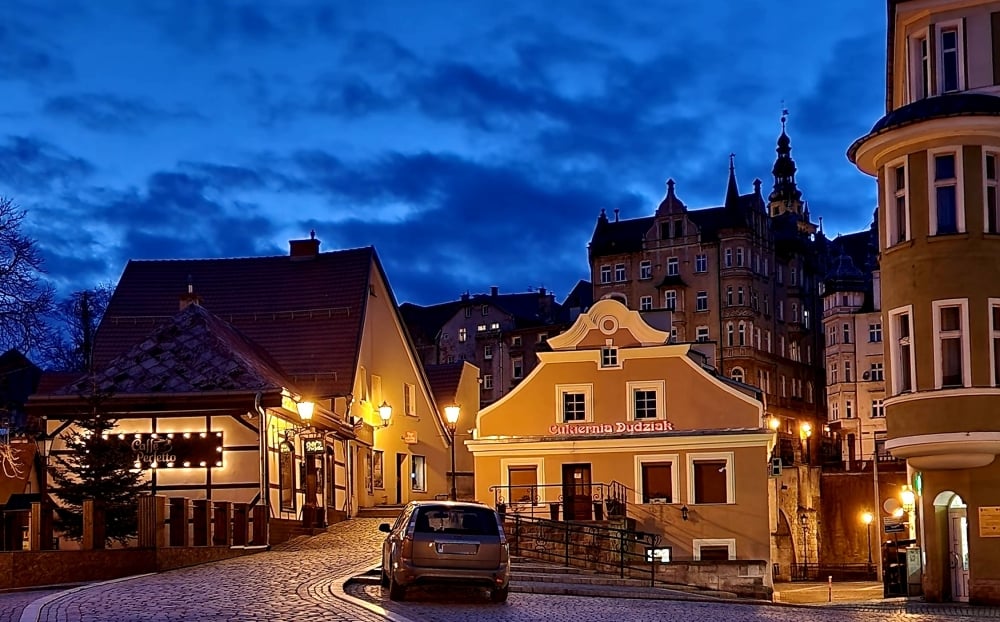 Będzie jaśniej i taniej. Kłodzko wymienia lampy na ulicach - fot. J. Wrona