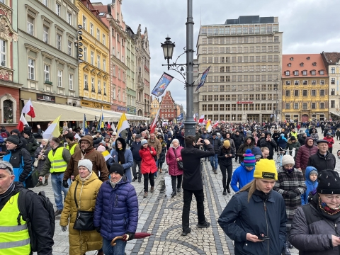 Marsz w obronie Jana Pawła II przeszedł ulicami Wrocławia  - 2