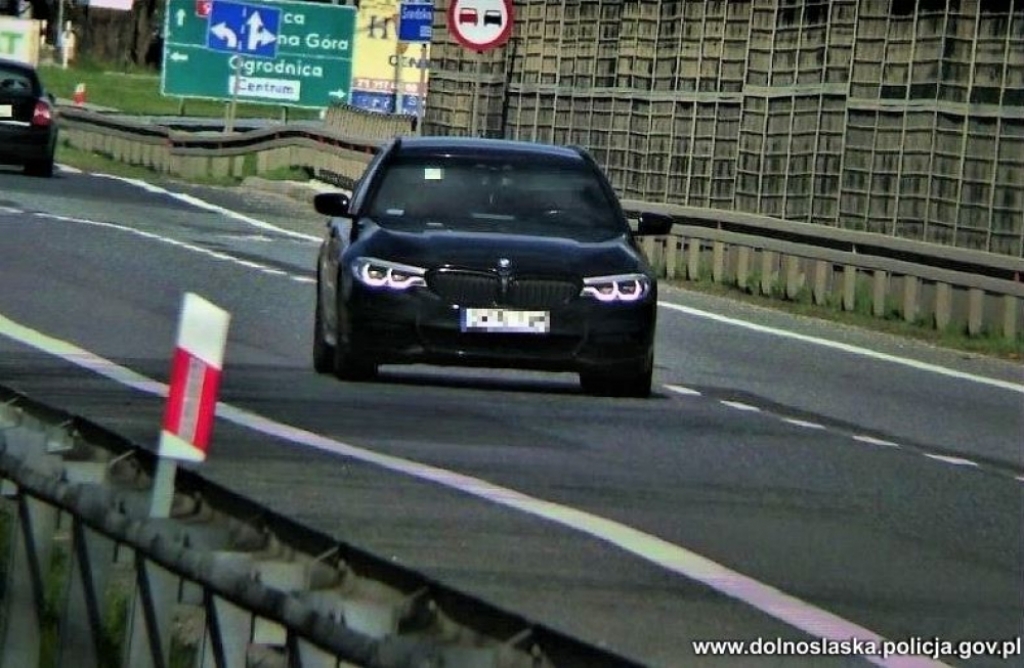 Jechał blisko 120 km/h w obszarze zabudowanym - fot. dolnoslaska.policja.gov.pl