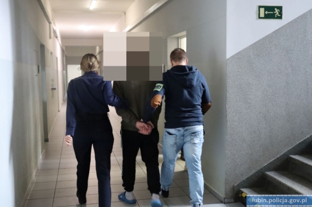 Narkotyki trzymał w słoiku i w skarpecie - Fot: dolnośląska policja