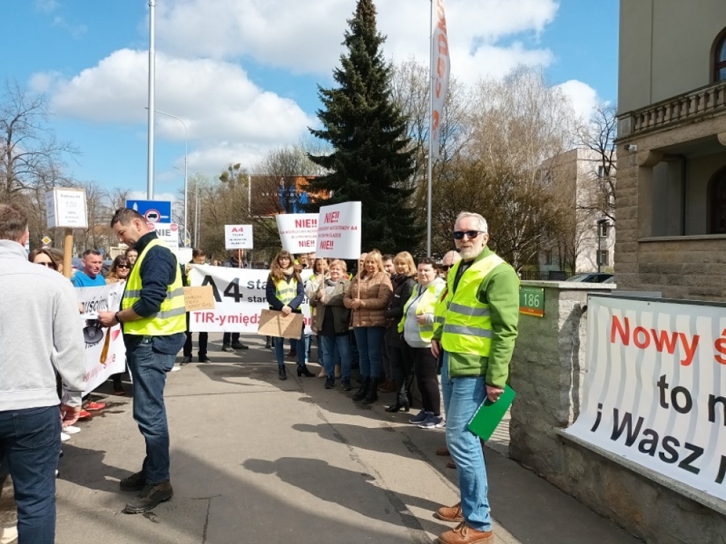 Mieszkańcy gminy Kąty Wrocławskiego nie chcą autostrady w starym śladzie - Fot: Beata Makowska