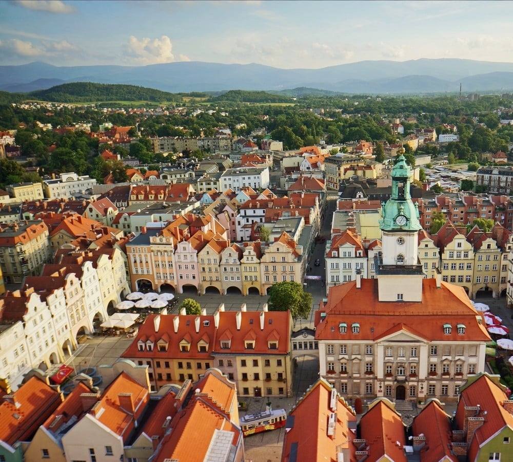 Wrocław i Jelenia Góra - gdzie łatwiej o własne "M"? - fot. creative commons 0