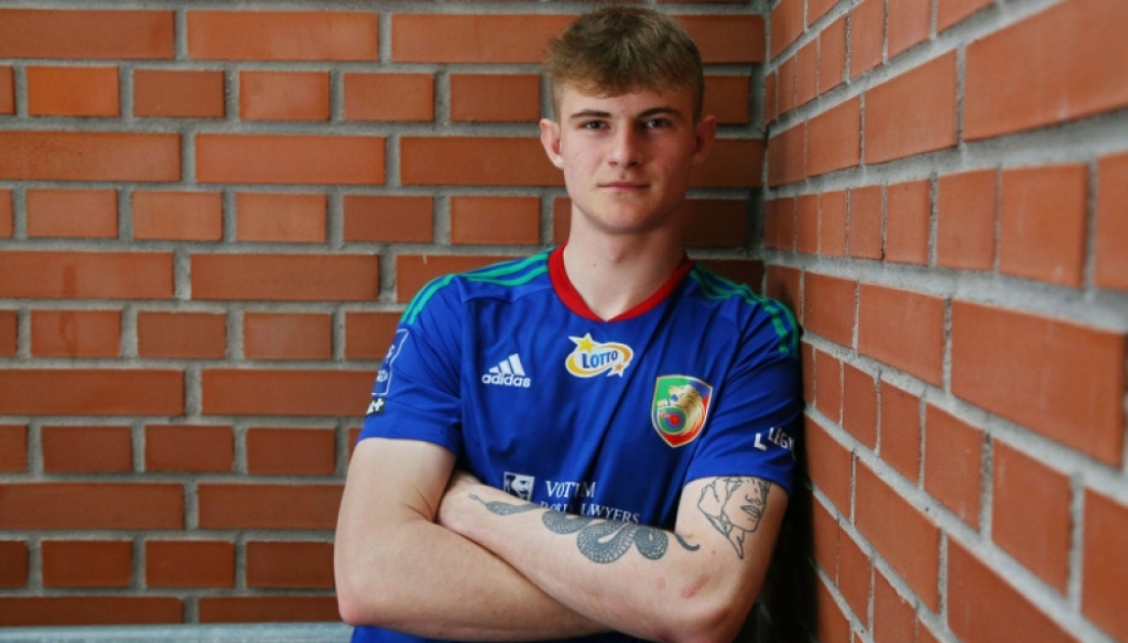 Miedź przedłużyła kontrakt z młodym napastnikiem - fot. miedzlegnica.eu