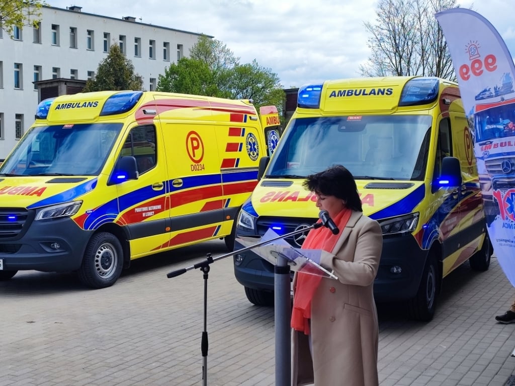 Nowe karetki dla pogotowia z Lubina i Głogowa - fot. Karolina Bieniek