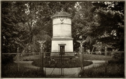 Grobowiec szalonego marszałka. Dolnośląskie Tajemnice odkrywamy z Joanną Lamparską [FILM odc. 149] - 17
