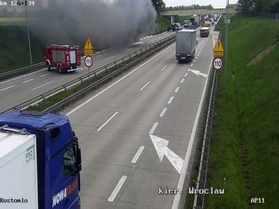 Pożar naczepy na A4. Autostrada była zablokowana przez kilkanaście godzin [ZDJĘCIA]