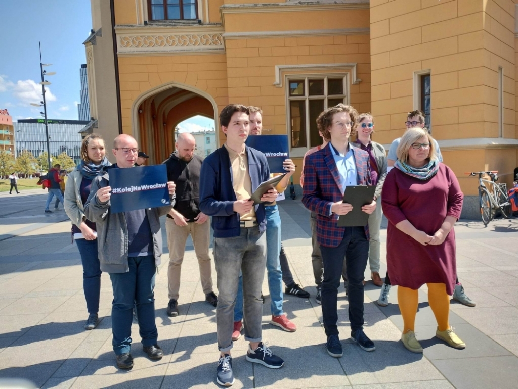 Akcja Miasto apeluje o włączenie wrocławskiego węzła kolejowego w centralny program rozwoju - fot. Jakub Ciołko