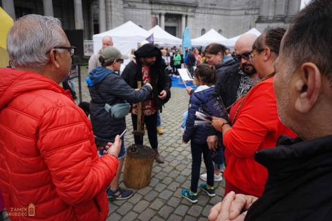 Belgijscy turyści na Zamku Grodziec - 3