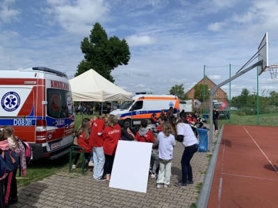 "Fajna jest pomoc" - wolontariusze Caritasu świętowali 20-lecie szkoły w Kotowicach