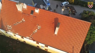 Trąba powietrzna uszkodziła gminny ośrodek zdrowia w Piotrowicach
