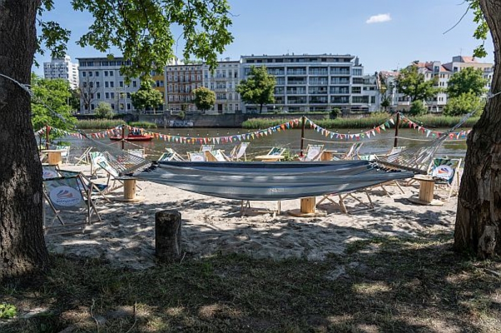Wrocławski Aquapark otworzył... beach bar - fot. UM Wrocław