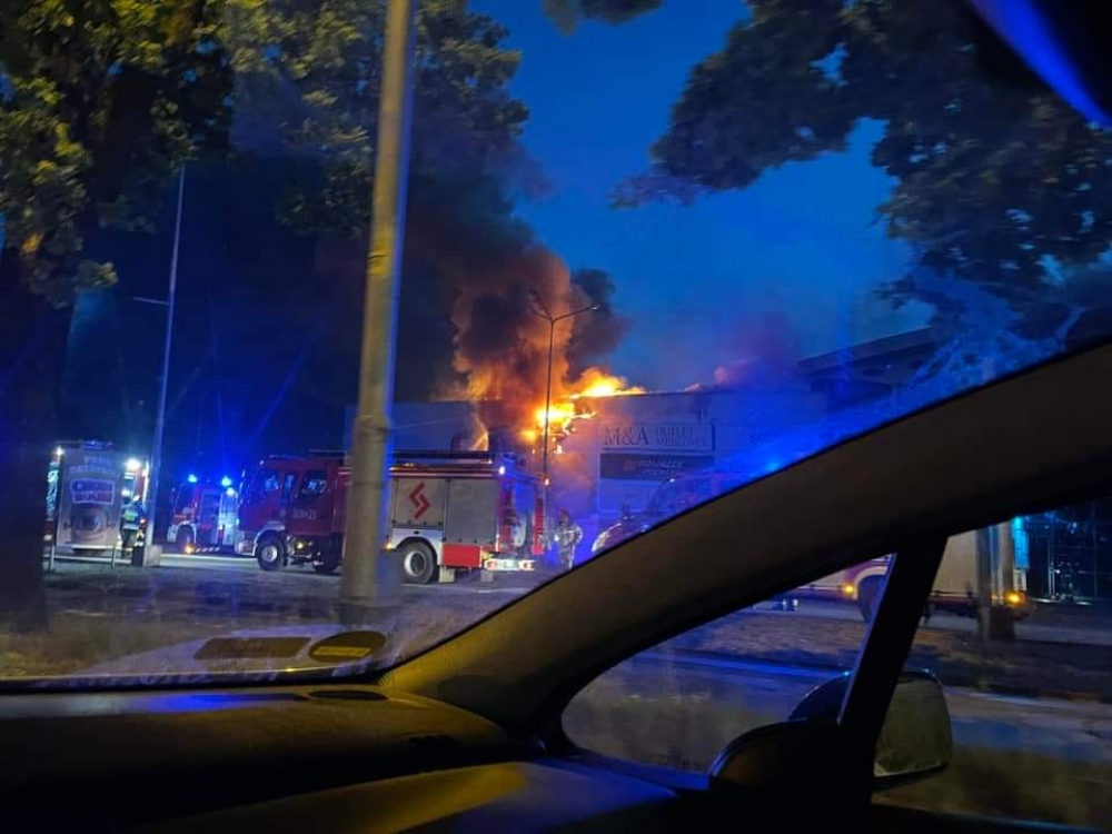 Nocny pożar przy Brucknera we Wrocławiu - fot. P. G.