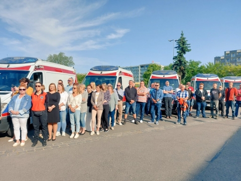 Karetki i TIR z darami wyruszyły z Wrocławia na Ukrainę - 0