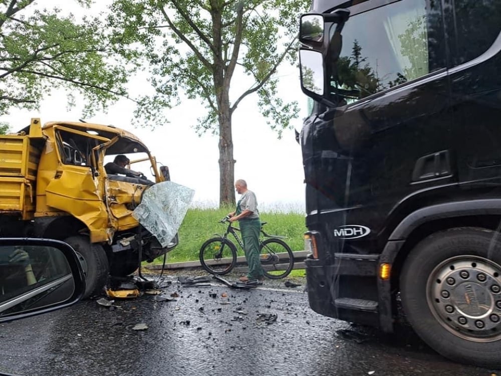 Wypadek ciężarówek na DK46 - fot. RW