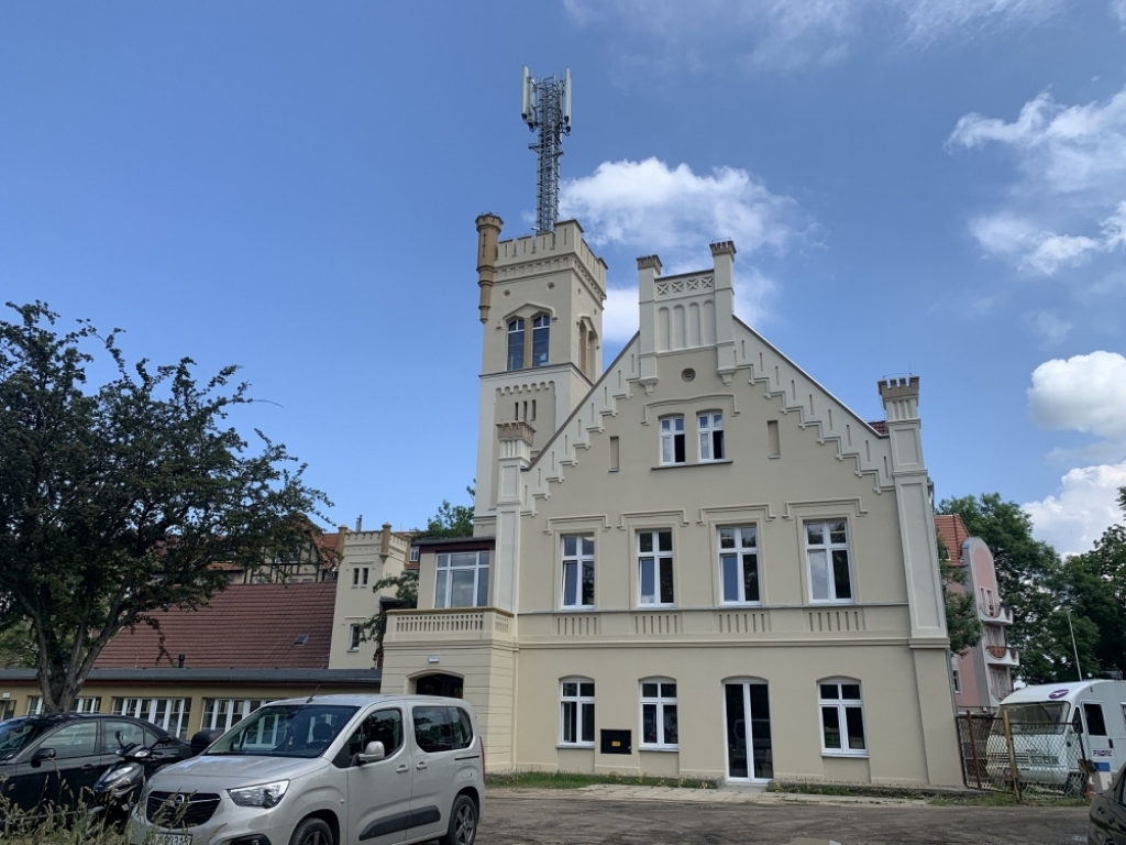 Młodzieżowy Dom Kultury w Jeleniej Górze przeszedł remont za 9 milionów złotych - fot. Jakub Thauer