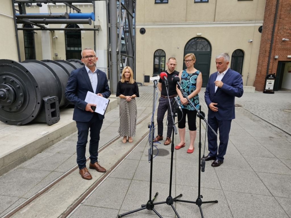 Wałbrzych i czeskie Hradec Králové, w ramach partnerstwa, stawiają na młodych - Fot: Bartosz Szarafin